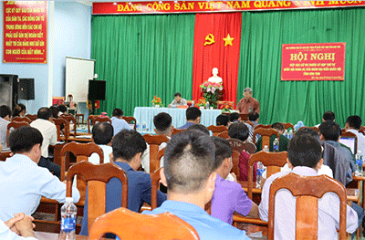 Đoàn đại biểu Quốc hội tỉnh Kon Tum tiếp xúc cử tri  trước kỳ họp thứ 4 tại xã Đăk Ang, huyện Ngọc Hồi