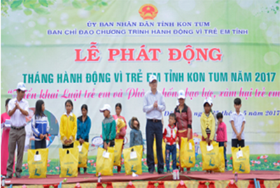 Nguyễn Thế Hải-Phó Chủ tịch HĐND tỉnh dự Lễ Phát động Tháng hành động vì trẻ em tỉnh năm 2017