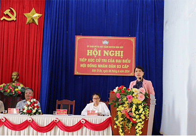 Phó Chủ tịch HĐND tỉnh Nghe Minh Hồng tiếp xúc cử tri tại các xã Đăk Tờ Re, Đăk Kôi, huyện Kon Rẫy