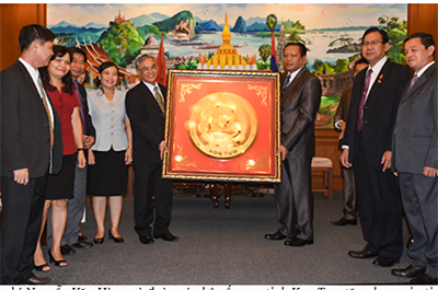 Đoàn cán bộ cấp cao tỉnh Kon Tum thăm và làm việc tại tỉnh Chăm Pa Sắc (Lào)