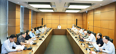 Đoàn ĐBQH tỉnh thảo luận Tổ về kinh tế-xã hội