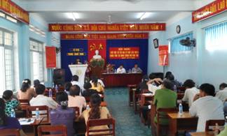 Đồng chí Kring Ba, Ủy viên BTV Tỉnh ủy, Phó Chủ tịch HĐND tỉnh  tiếp xúc cử tri thành phố Kon Tum