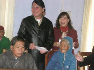 Thường trực HĐND tỉnh thăm và tặng quà nhân dịp Tết Nguyên đán Giáp Ngọ 2014